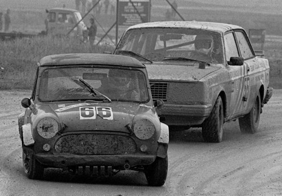 Erhard Zorn (66, Mini), Svein Hagen (55, Volvo 240 Turbo)  >
<img src=