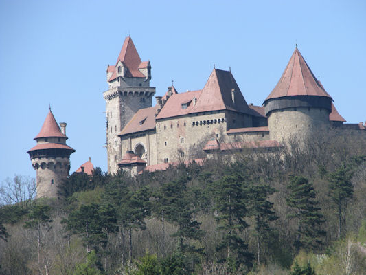 Foto vom 17. April 2010 - Burg Kreuzenstein