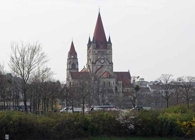 Kirche am Mexikoplatz